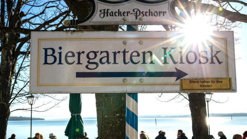 Bayern kann sich am Wochenende auf Bilderbuch-Wetter freuen. Die Temperaturen kraxeln tagsüber auf bis zu 15 Grad. Hier ein Blick in einen Biergarten am Ammersee. Bayern kann sich am Wochenende auf Bilderbuch-Wetter freuen. Die Temperaturen kraxeln tagsüber auf bis zu 15 Grad. Hier ein Blick in einen Biergarten am Ammersee.