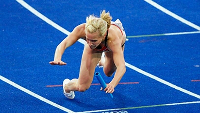 Unsanfte Landung: Verena Sailer nach dem Zieleinlauf der Sprintstaffel Unsanfte Landung: Verena Sailer nach dem Zieleinlauf der Sprintstaffel