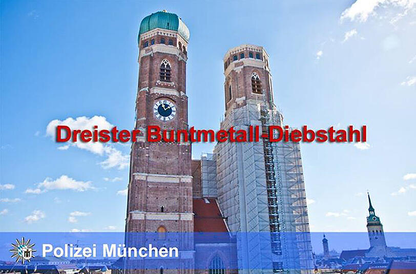 Die Zwiebelhaube des Südturms der Münchner Frauenkirche fehlt. Dieses Bild postete die Polizei im Rahmen eines Aprilscherzes.