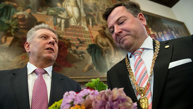 Sind gerade nicht sonderlich gut aufeinander zu sprechen: OB Dieter Reiter (links) und sein Stellvertreter Josef Schmid. Sind gerade nicht sonderlich gut aufeinander zu sprechen: OB Dieter Reiter (links) und sein Stellvertreter Josef Schmid.