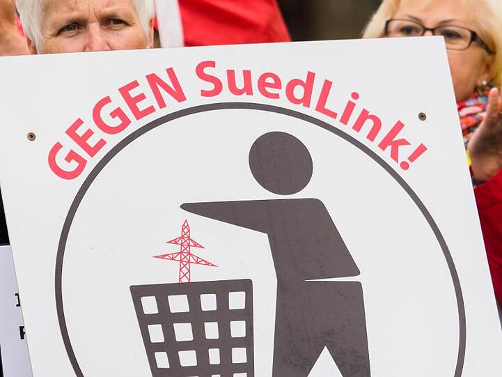 Das Bündnis will gemeinsam mit dem Verein "Thüringen gegen SuedLink" einen Sternmarsch am Grünen Band organisieren. Auch Bürgerinitiativen aus Hessen und Bayern schließen sich dem Bündnis zufolge am Ostermontag an.