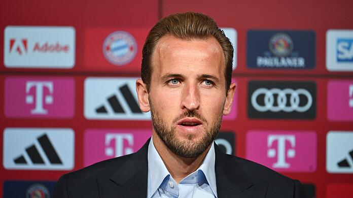 Harry Kane bei seiner Vorstellung in der Allianz Arena.