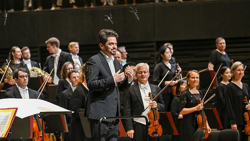 Lahav Shani und die Münchner Philharmoniker.