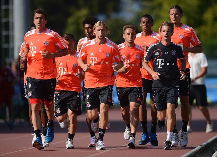 Den Donnerstagnachmittag gibt Trainer Heynckes seinen Spielern frei. Am Mittwoch mussten sie dafür bei strahlendem Sonnenschein ordentlich schwitzen - und nahmen's gelassen.