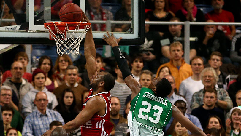 Vitalis Chikoko spielte bereits zwischen 2011 und 2015 in der BBL. In dieser Zeit gab es auch schon das ein oder andere Duell mit dem FC Bayern. Jetzt spielt er selbst für die Münchner. Vitalis Chikoko spielte bereits zwischen 2011 und 2015 in der BBL. In dieser Zeit gab es auch schon das ein oder andere Duell mit dem FC Bayern. Jetzt spielt er selbst für die Münchner.