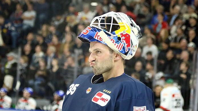Weniger Gegentore durch mehr Stabilität vor dem Tor - das ist ganz nach dem Geschmack von EHC-Goalie Mathias Niederberger.