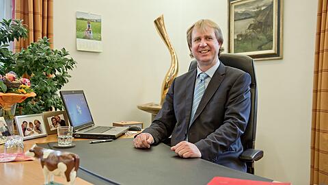 Vergangene Zeiten: Der Miesbacher Ex-Landrat Wolfgang Rzehak beim Amtsantritt 2014.