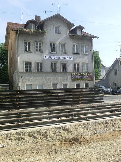 Am Knie: Auch hier werden die Tramwege saniert.