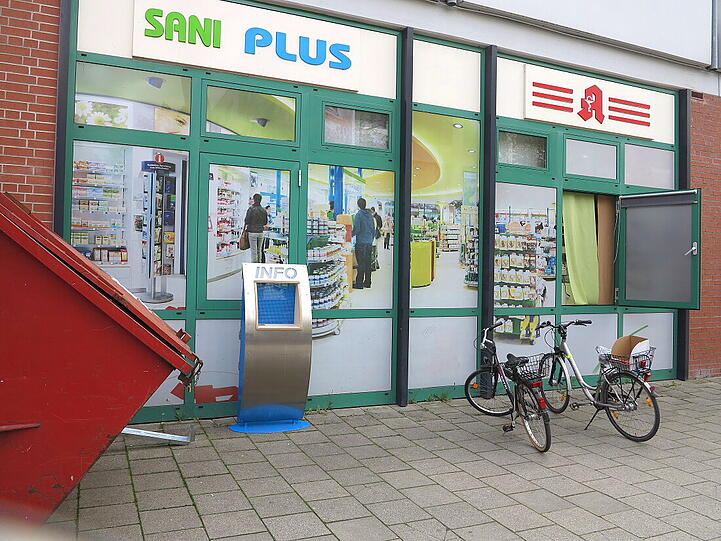 In der Apotheke im PEP wird kräftig gewerkelt - der Betrieb aber geht weiter.