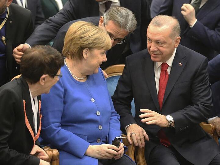 Merkel und Erdogan in Istanbul: In den deutsch-türkischen Beziehungen herrscht keine Eiszeit mehr wie noch 2017 und teilweise 2018.