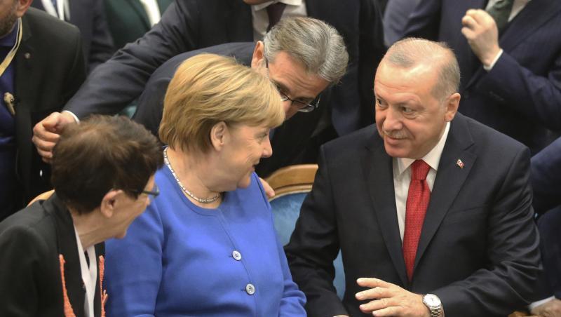 Merkel und Erdogan in Istanbul: In den deutsch-türkischen Beziehungen herrscht keine Eiszeit mehr wie noch 2017 und teilweise 2018. Merkel und Erdogan in Istanbul: In den deutsch-türkischen Beziehungen herrscht keine Eiszeit mehr wie noch 2017 und teilweise 2018.