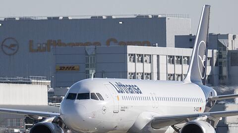 Im ersten Quartal beförderte die Lufthansa etwa 22 Millionen Fluggäste und damit rund 70 Prozent mehr als ein Jahr zuvor.