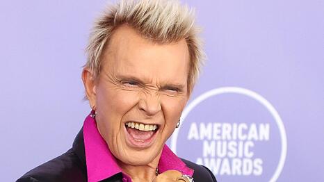 Billy Idol freut sich &uuml;ber seine Auszeichnung bei den American Music Awards am 25. Mai in Las Vegas.