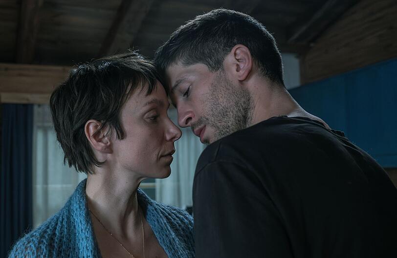 Zwischen Juliane (Julia Koschitz) und Vince (Slavko Popadic) sprühen in "Nix ist fix" die Funken. Zwischen Juliane (Julia Koschitz) und Vince (Slavko Popadic) sprühen in "Nix ist fix" die Funken.