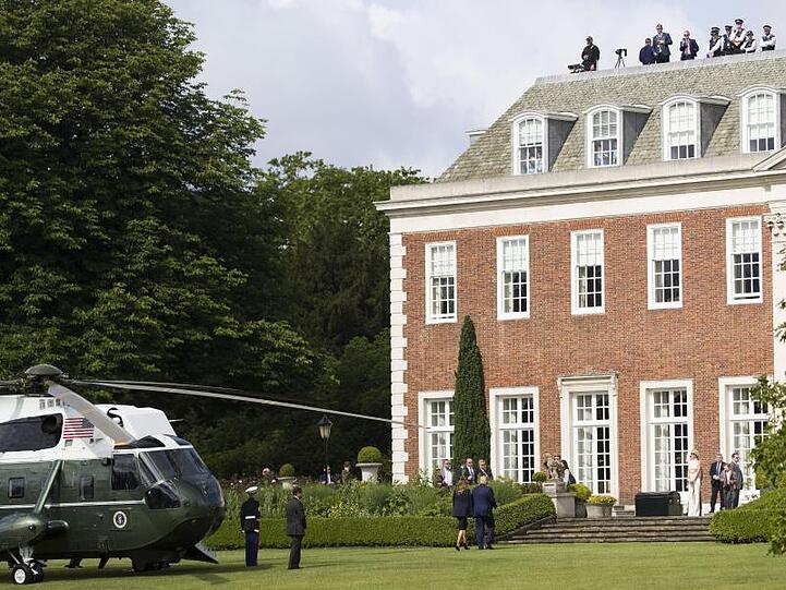 Der US-Präsident trifft im Winfield House, der Residenz des US-Botschafters, ein.