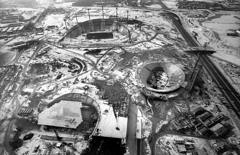 Blick vom Fernsehturm: Noch eindreiviertel Jahre bis Olympia - ob das wirklich alles fertig wird bis dahin?