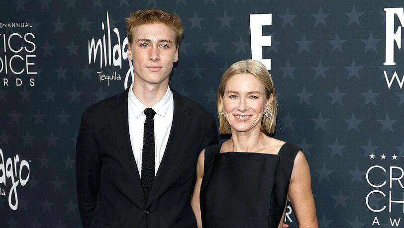 Naomi Watts' Sohn Sasha geht jetzt in Los Angeles aufs College.