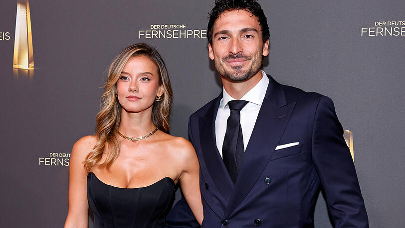 Mats Hummels beim Deutschen Fernsehpreis am 9. September – in Begleitung seiner Freundin Nicola Cavanis. Mats Hummels beim Deutschen Fernsehpreis am 9. September – in Begleitung seiner Freundin Nicola Cavanis.