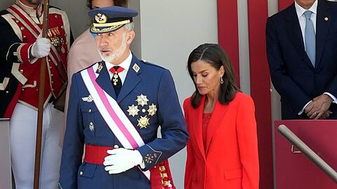 König Felipe und Königin Letizia beim National Armed Forces Day.