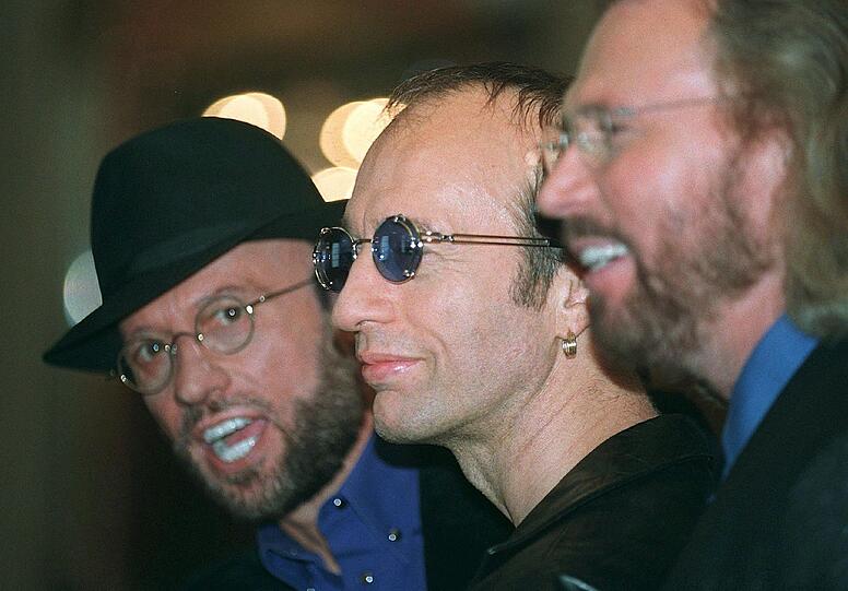 Auch als Songwriter leisteten die Brüder Gibb einen enormen Beitrag zur Popgeschichte. Interpreten wie Barbra Streisand, Diana Ross, Céline Dion und Kenny Rogers sangen Stücke aus ihrer Feder.