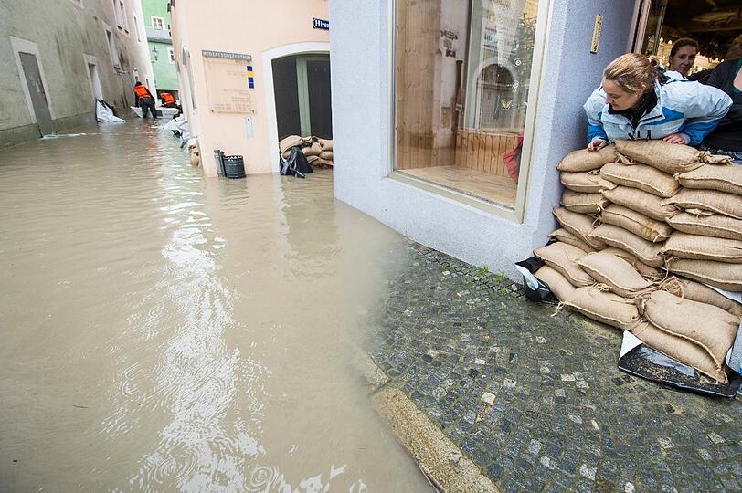 Land unter! So sieht es dezeit in der Altstadt von Passau aus. Die Bilder