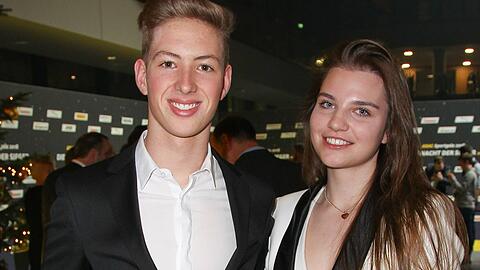 Verliebt wie am ersten Tag: Die Rennfahrer David Schumacher und Vivien Keszthelyi.