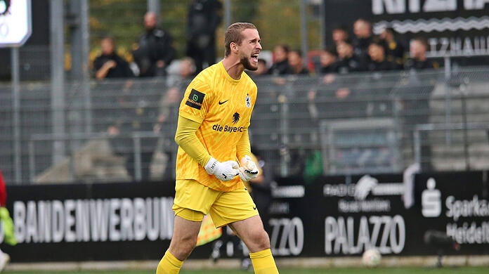 Perfekter Arbeitstag: Bei seinem Comeback ins Löwen-Tor gab es für Publikumsliebling Marco Hiller einen Kantersieg in Sandhausen und das auch ohne Gegentor.