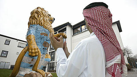 Arabische Investoren machen Fußballclubs reich, bringen aber oft auch viel Ärger.