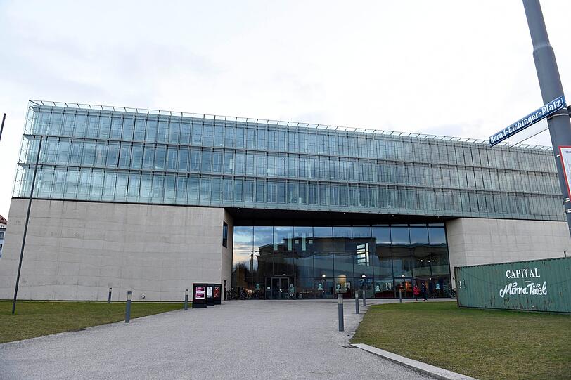 In der Hochschule für Film und Fernsehen (HFF) fand die "Grenzgänger"-Premiere statt.