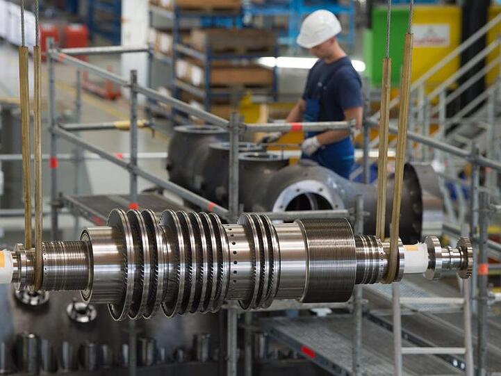Montagehalle des Siemens-Turbinenwerks in Görlitz: Ein baldiges Ende der Flaute scheint vorerst nicht in Sicht.