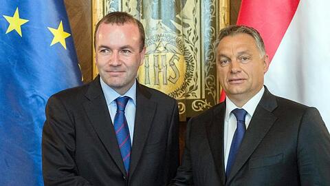 Ungarns Regierungschef Viktor Orban (R) im Herbst 2015 bei einem Treffen mit Manfred Weber.