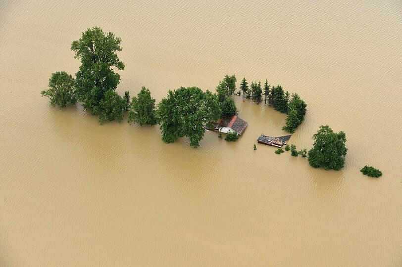 Die Jahrhundert-Flut: Die bewegenden Hochwasser-Bilder.