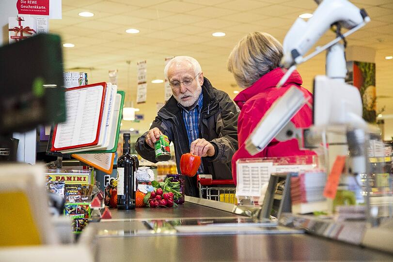 Künftig gibt&rsquo;s für Rentner mehr Geld. Da darf&rsquo;s beim Einkaufen schon mal etwas mehr sein.