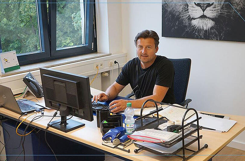 Früh kommen, spät gehen: Kosta Runjaic ist (noch) voller Tatendrang.