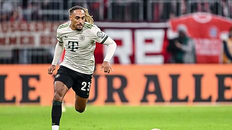 Sacha Boey wird vom FC Bayern wieder an Galatasaray Istanbul ausgeliegen. (Archivbild)