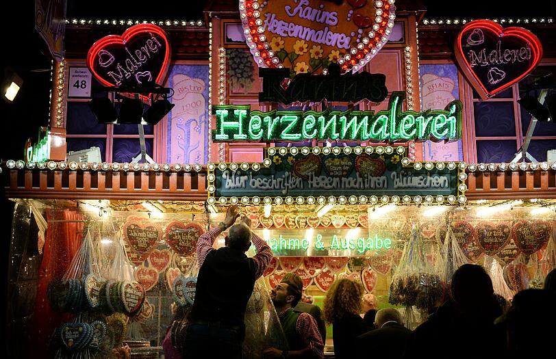 Schöner Anblick: Die Wiesn in den Abendstunden