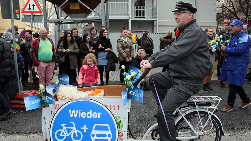 Allgemein nutzten einige Parteien den Umzug als Wahlkampf-Plattform - wie hier die CSU.