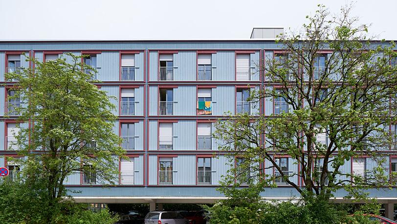 Am Dantebad wurden die ersten Wohnungen in Stelzenbausweise errichtet. Am Dantebad wurden die ersten Wohnungen in Stelzenbausweise errichtet.