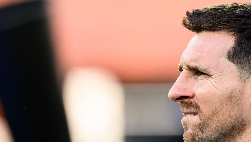 Lionel Messi muss erstmal den Schmerz der Finalniederlage verarbeiten. Lionel Messi muss erstmal den Schmerz der Finalniederlage verarbeiten.