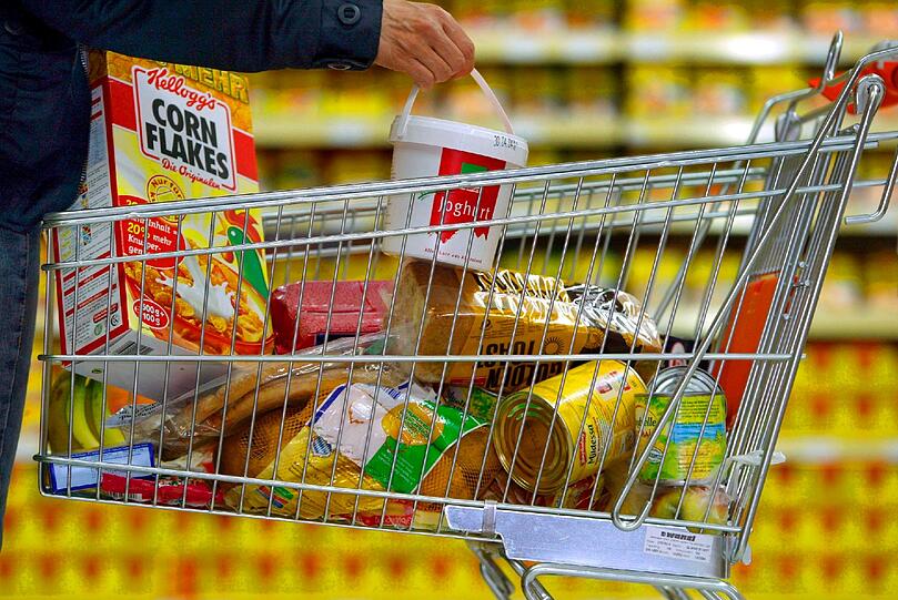 Nach Ladenschluss verschafften sich die Täter Zugang zum Supermarkt. (Symbolbild)