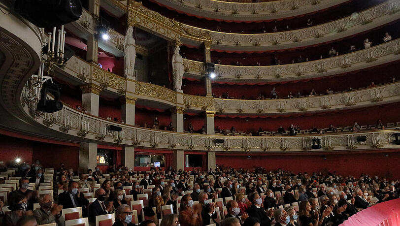 Der Zuschauerraum des Nationaltheaters in der Premiere. Der Zuschauerraum des Nationaltheaters in der Premiere.