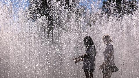 Besonders gefragt in diesen Tagen: Kühles Wasser aller Art.