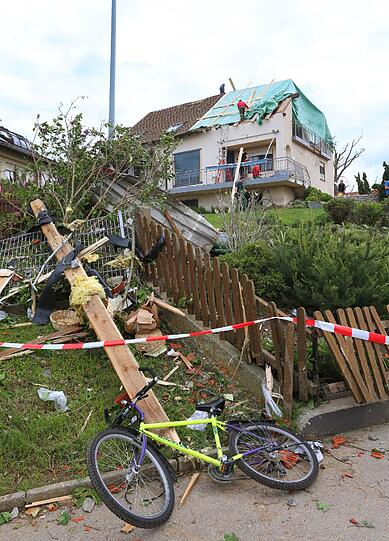 Bilder der Verwüstung aus dem Dorf Affing: Die Einwohner packen gemeinsam mit an aber der Schaden durch das Unwetter ist hoch. Die Bilder...