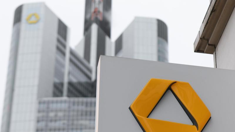 Die Bank verkleinert ihre Präsenz in Deutschland von 1000 auf 800 Geschäftsstellen. Die Bank verkleinert ihre Präsenz in Deutschland von 1000 auf 800 Geschäftsstellen.