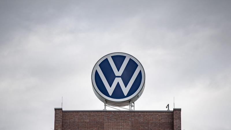 Kurzarbeit steht wegen der Folgen der Corona-Krise für rund 80.000 VW-Beschäftigte in Deutschland an. Kurzarbeit steht wegen der Folgen der Corona-Krise für rund 80.000 VW-Beschäftigte in Deutschland an.