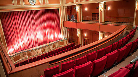 Der denkmalgesch&uuml;tzte Kinosaal im geschlossenen Filmtheater am Sendlinger Tor. Ab Januar soll er zum tempor&auml;ren Kulturtreffpunkt werden. (Archivbild)