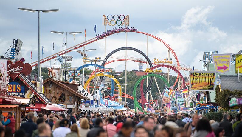 Der Olympia-Looping auf dem Oktoberfest.
