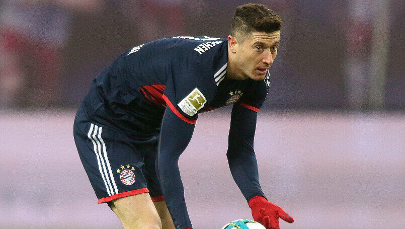 Real Madrid will angeblich Robert Lewandowski im Sommer verpflichten. Der Stürmer hat beim FC Bayern allerdings noch Vertrag bis 2021. Real Madrid will angeblich Robert Lewandowski im Sommer verpflichten. Der Stürmer hat beim FC Bayern allerdings noch Vertrag bis 2021.