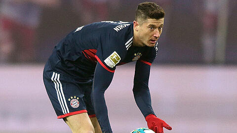Real Madrid will angeblich Robert Lewandowski im Sommer verpflichten. Der Stürmer hat beim FC Bayern allerdings noch Vertrag bis 2021.
