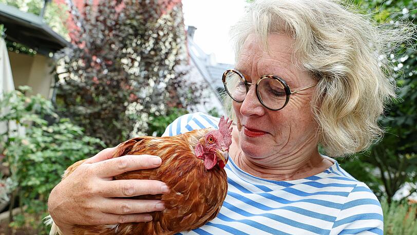 Ursula Höfling hält seit Jahren Hennen. Ursula Höfling hält seit Jahren Hennen.